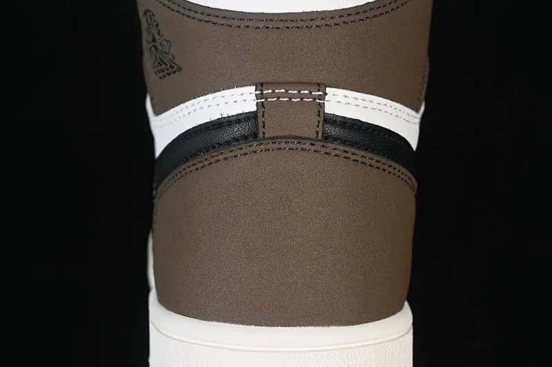 All categories Air Jordan Jordan series basketball shoes Air Jordan 1 High Air Jordan 1 High OG "Dark Mocha" AJ1 Joe 1 small barb 555088-105